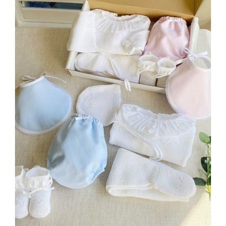 Box set thread + diaper cover and bib + booties