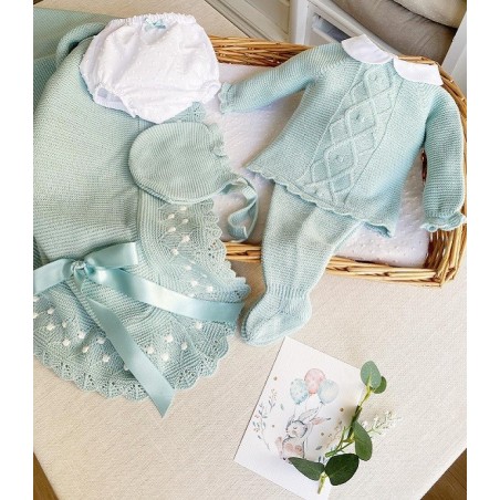 Sweater with collar, Pants and hood