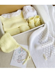 Caja Conjunto Amarillo Recien Nacido + Toquilla Hilo